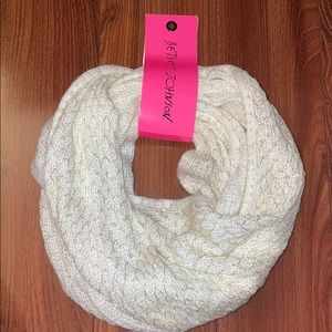 Betsey Johnson Infinity scarf
